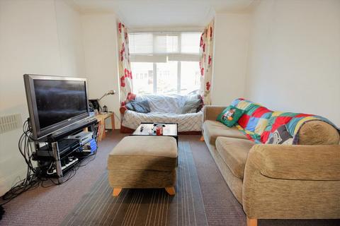 4 bedroom house to rent - The Village Street