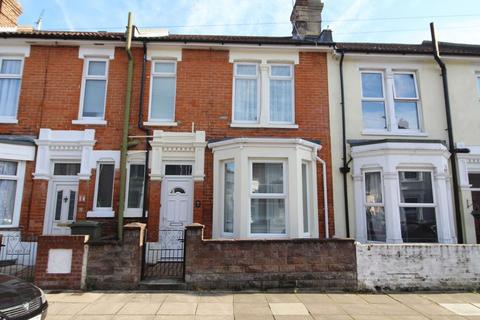 3 bedroom terraced house to rent, Kimberley Road, Southsea