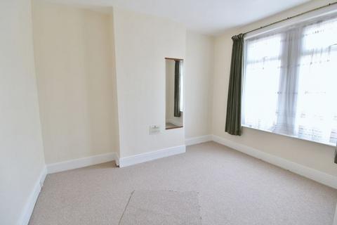 3 bedroom terraced house to rent, Kimberley Road, Southsea