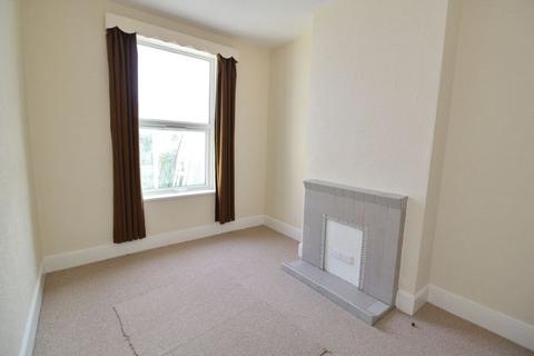 3 bedroom terraced house to rent, Kimberley Road, Southsea