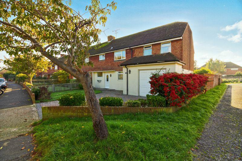 Roundstone Crescent, East Preston 4 bed semidetached house £399,950