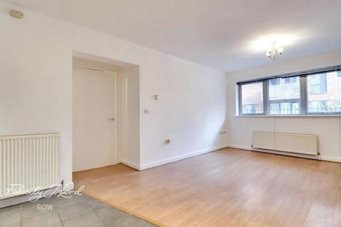 undefined, Violet Road, LONDON