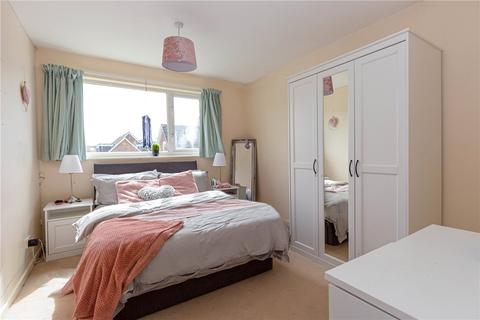 4 bedroom detached house for sale - Chesterton Avenue, Harpenden, Hertfordshire
