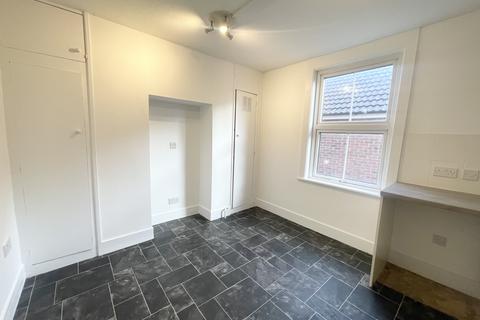 2 bedroom maisonette to rent, St James Avenue, Ongar, CM5