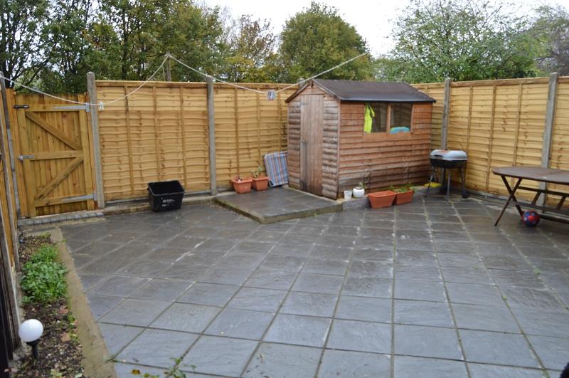 3bedpropertyfor Salein Rochfordsgardens Slough Sl2