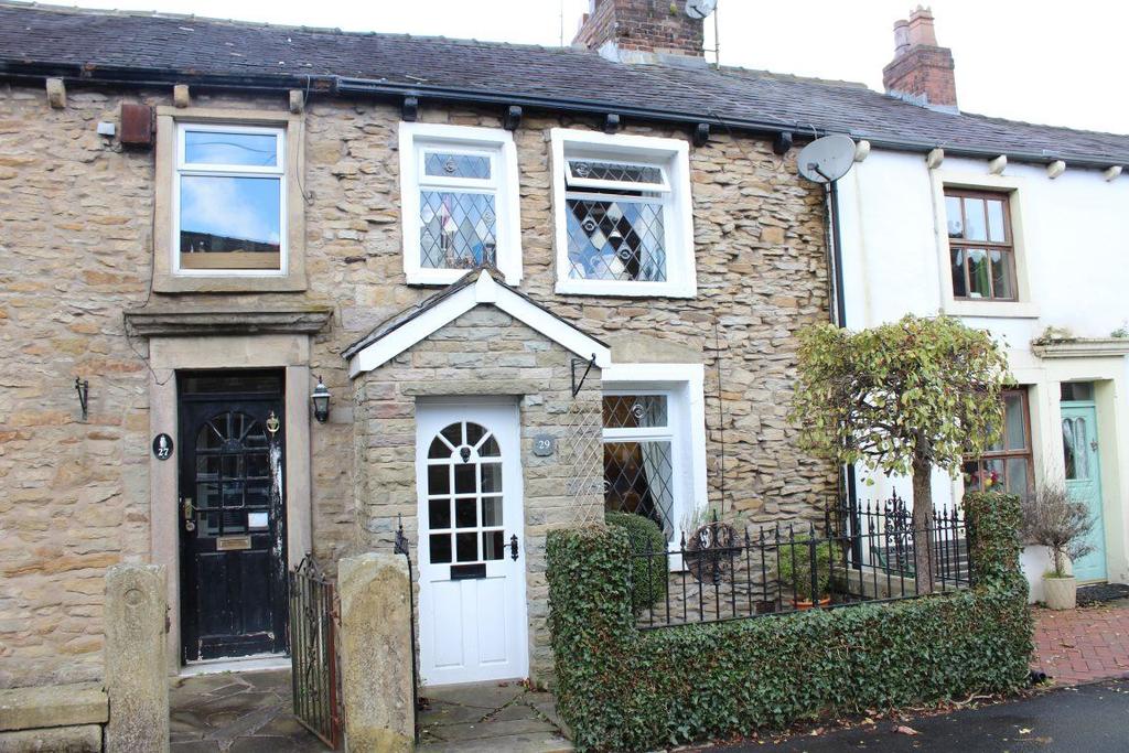 Knowsley Road, Wilpshire, BB1 9PX 2 bed terraced house £699 pcm (£161 pw)