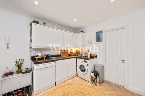 2 bedroom apartment to rent, Saratoga Road, Clapton, E5