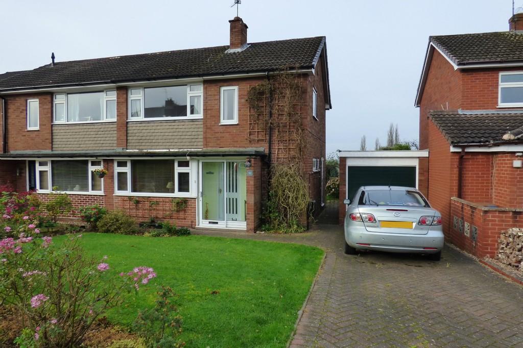 Sandringham Road, Baswich, Stafford 3 bed semidetached house £199,950