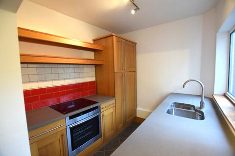 2 bedroom terraced house to rent, Prestbury Road, Macclesfield
