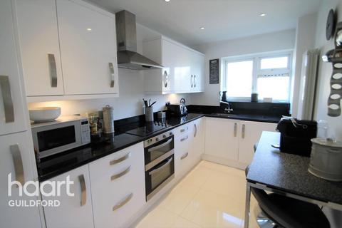 1 bedroom flat to rent, Bellfields Court