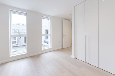 1 bedroom apartment to rent, Fouberts Place, W1F