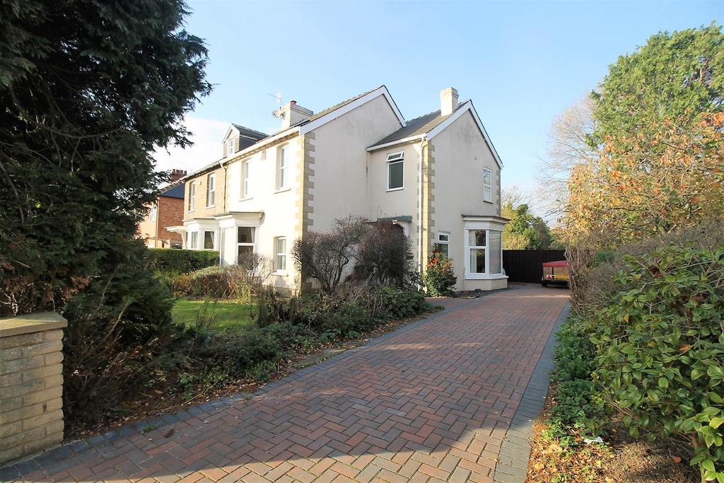 Oxbridge Lane, StocktonOnTees 4 bed semidetached house £275,000