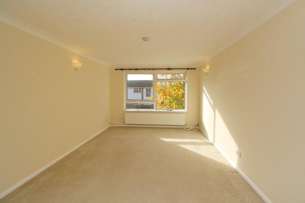 Halsey Drive, Hitchin, SG4 2 bed apartment £875 pcm (£202 pw)