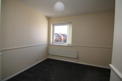 2 bedroom flat to rent, Guy Lane, Waverton Park