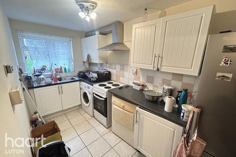 undefined, Spear Close, Luton