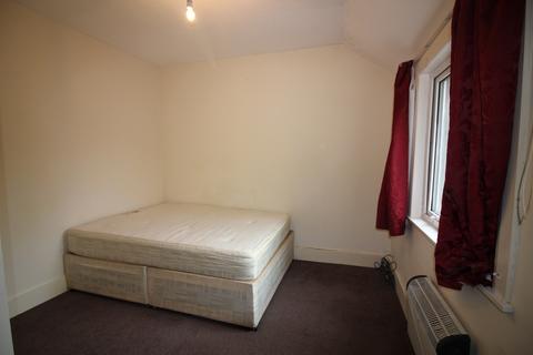 undefined, Chase Side, Southgate N14