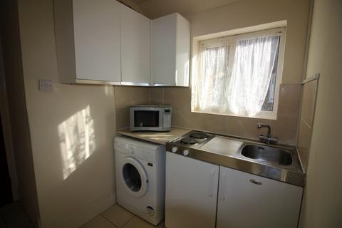 undefined, Chase Side, Southgate N14