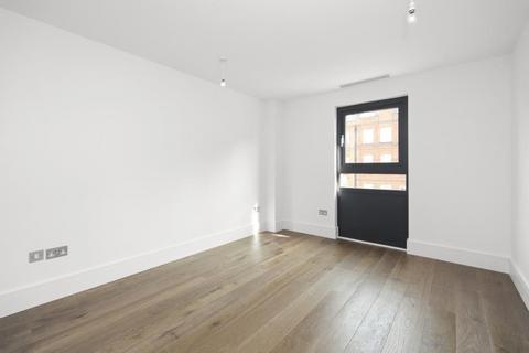 2 bedroom flat to rent, Camden High Street, Camden, NW1