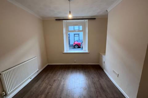 3 bedroom end of terrace house to rent, Pegler Street, Brynhyfryd, Swansea. SA5 9JT