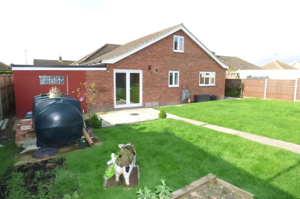 Addison Close, Feltwell 4 bed detached bungalow £1,250 pcm (£288 pw)