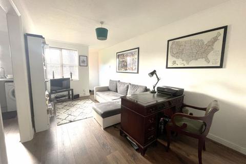 1 bedroom apartment for sale, Elm Park, Cranleigh