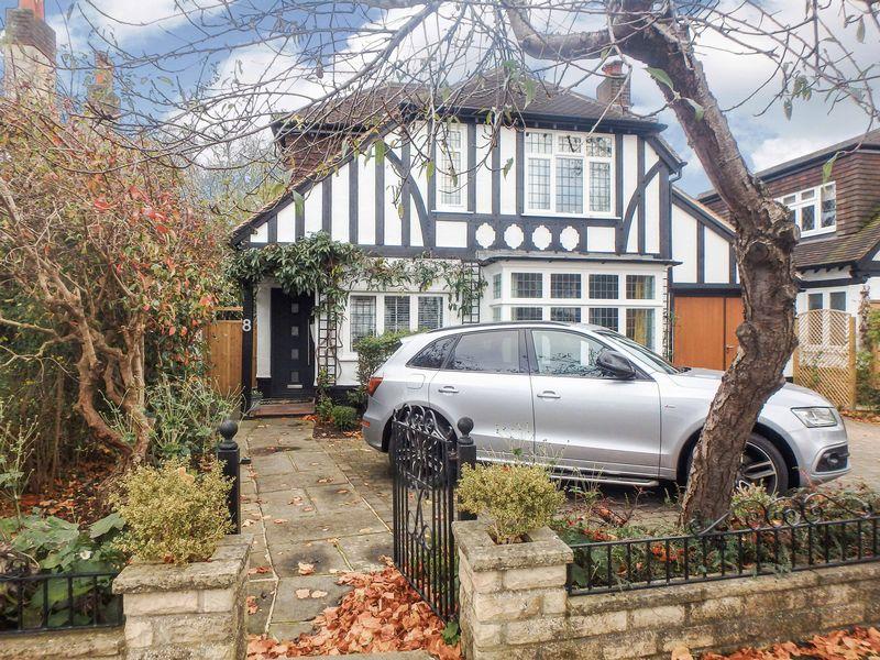 Dudley Grove, Epsom 4 bed detached house £950,000
