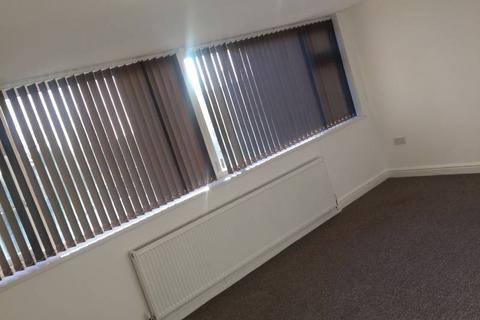 2 bedroom flat to rent, Lane end Rd, Burnage, Manchester M19