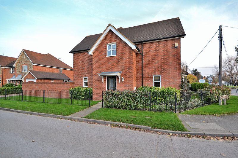 Manor Close, Stoke Hammond 3 bed semidetached house £375,000