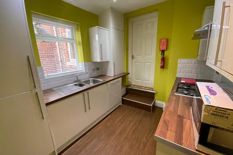 4 bedroom maisonette to rent, Coniston Avenue , Jesmond, Newcastle upon Tyne  NE2