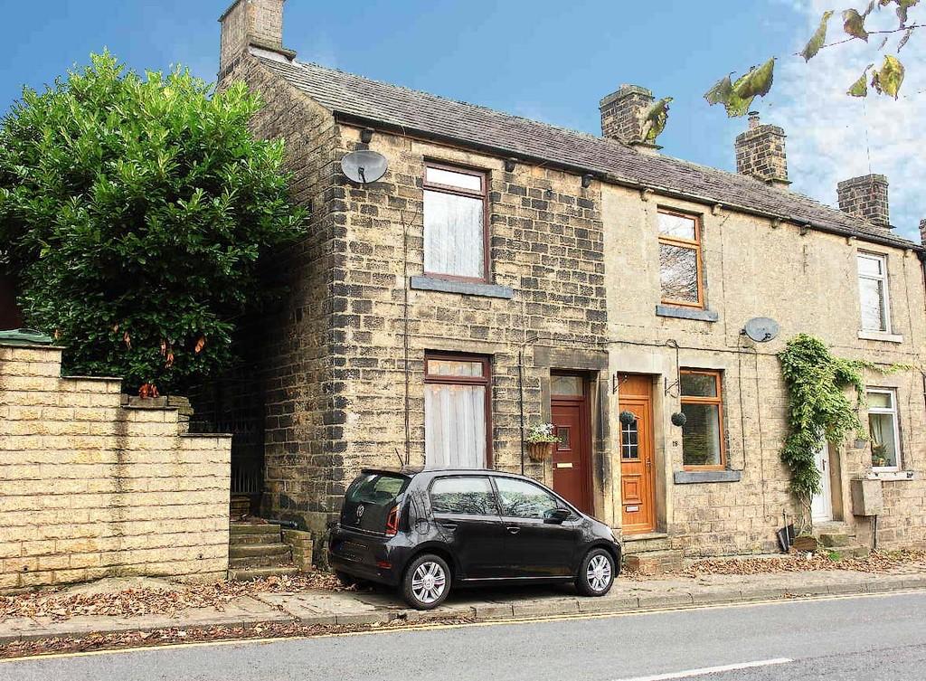 Oldham Road, Uppermill, Saddleworth 2 bed end of terrace house £140,000