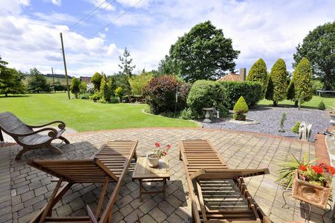 4 bedroom cottage for sale, East Hall Road, Chelsfield