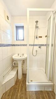 2 bedroom maisonette to rent, Verbena Close, West Drayton