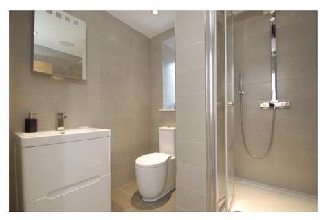 2 bedroom flat to rent, Baston Road, Hayes, BR2