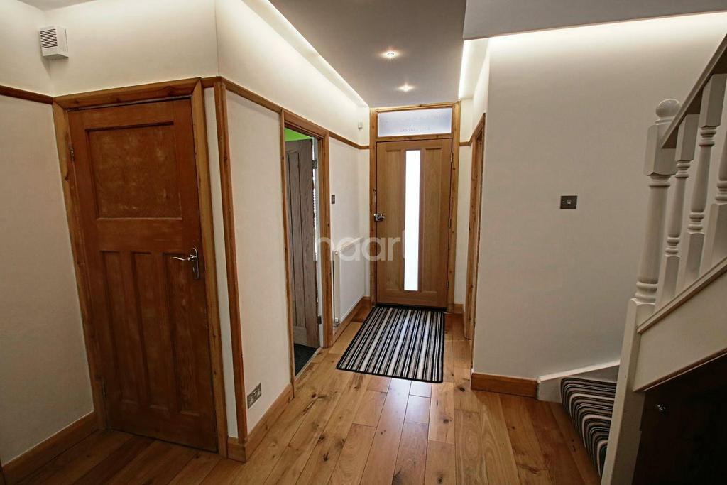 Abbots Rise, Kings Langley 4 bed detached house £575,000