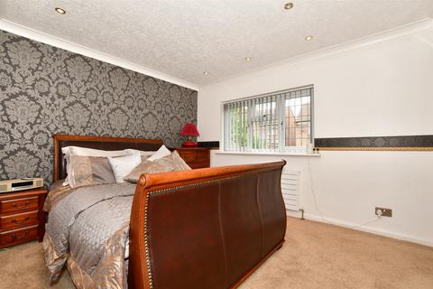 4 Crawfords, Swanley, BR8 7PL