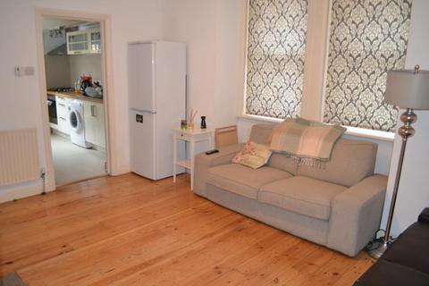 2 bedroom flat to rent, Coverton Road, Tooting, London, Wandsworth, SW17 0QW