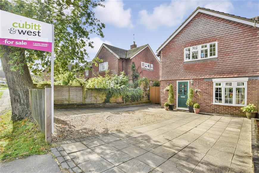 Mead Avenue, Salfords, Redhill, Surrey 3 bed semidetached house £425,000