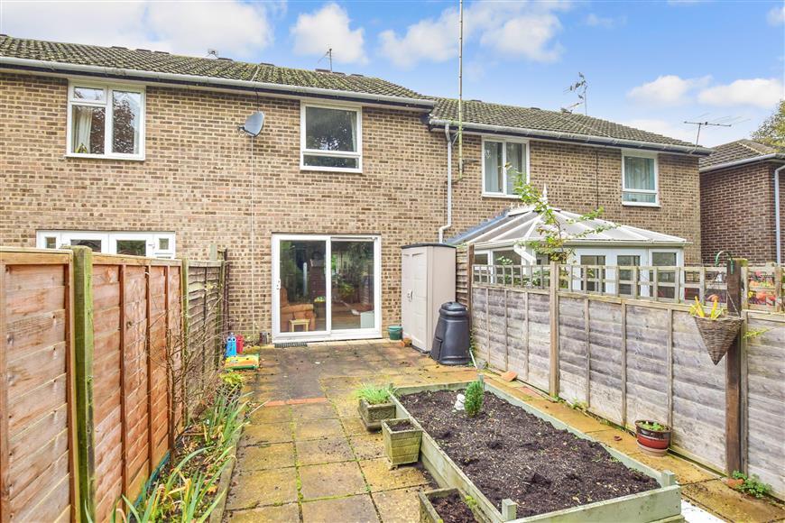 Drake Close, Horsham, West Sussex 2 bed terraced house £275,000