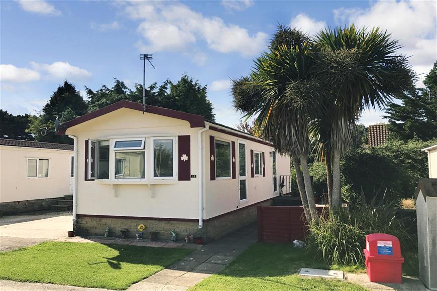 Worthing Road, Rustington, West Sussex 2 bed park home £50,000