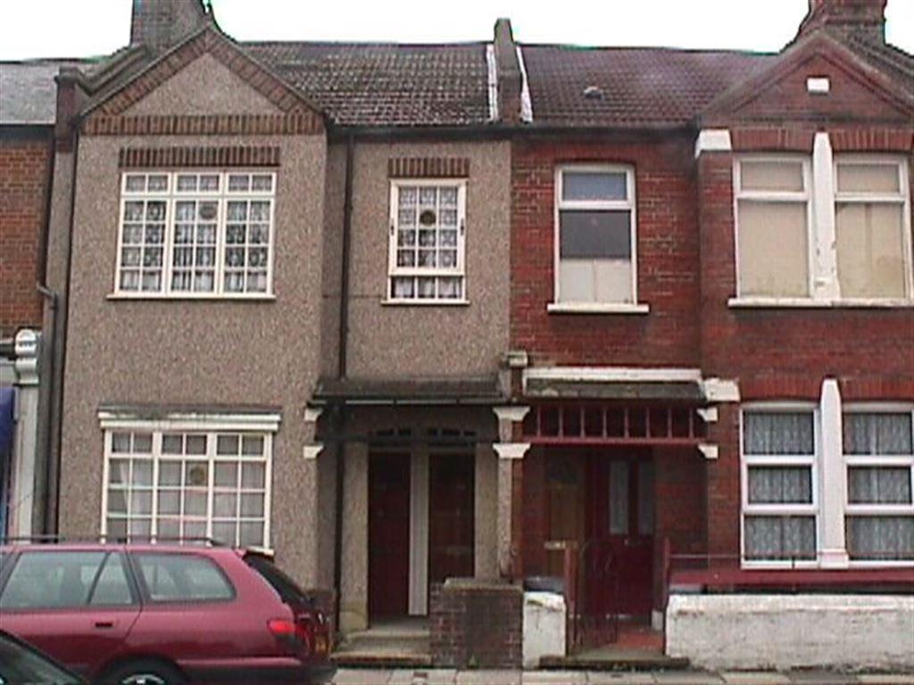 FERNTHORPE ROAD, SW16 2 bed flat £1,196 pcm (£276 pw)