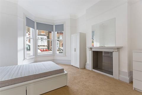 3 bedroom apartment to rent, Taybridge Road, London, SW11