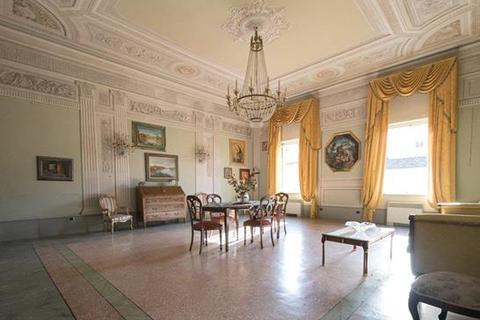 4 bedroom apartment - Lucca, Tuscany