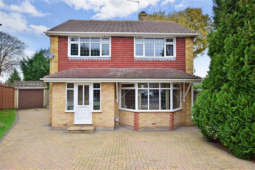 Rutland Place, Wigmore, Gillingham, Kent 4 bed detached house £465,000