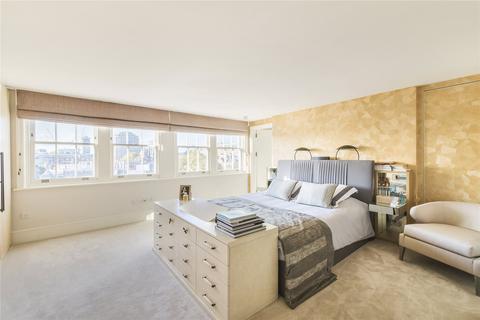2 bedroom penthouse to rent, Grosvenor Crescent, London, SW1X