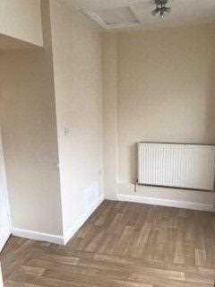 3 bedroom terraced house to rent, Sarah Street, Merthyr Vale