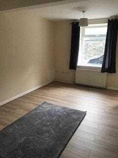 3 bedroom terraced house to rent, Sarah Street, Merthyr Vale