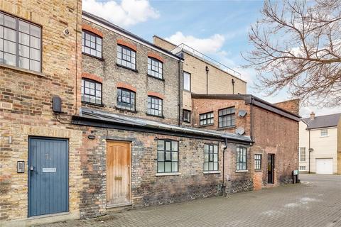 2 bedroom flat to rent, Orleston Mews, London