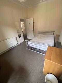 Mixed use to rent - 7 Bedroom Student Property on Langdale Road, L15 Available July 2023