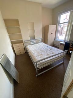 Mixed use to rent - 7 Bedroom Student Property on Langdale Road, L15 Available July 2023