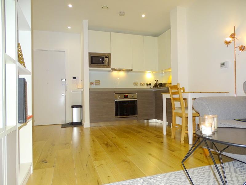 Central House, 3 Lampton Road, Hounslow, TW3 Studio £1,299 pcm (£300 pw)